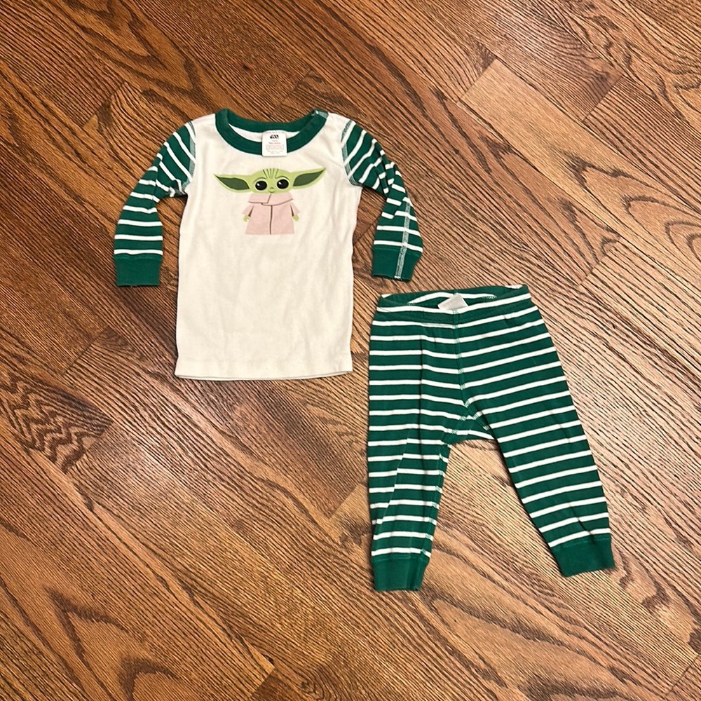 EUC Hanna Andersson Baby Yoda Pajamas; 12-18M